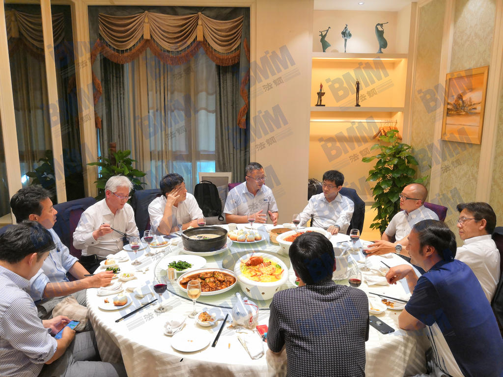 訪問結(jié)束后,法鋼集團負責(zé)人邀請JFE鋼鐵高層共進晚餐